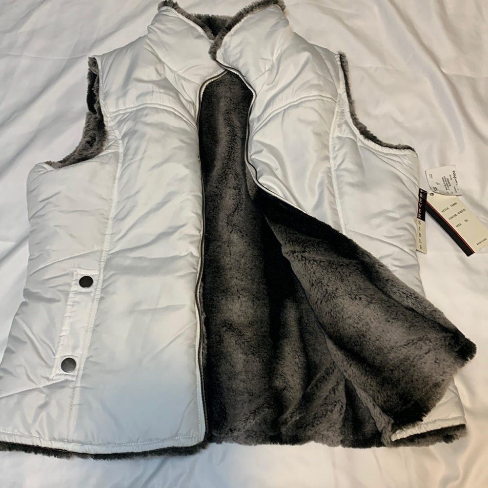 KC Collection,  Womans XL, sleeveless vests jacket, white, gray, reversible